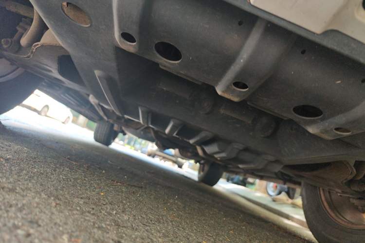 Used Huanghai Qisheng F1 2012 2.0L Two-Wheel Drive Business Edition Chassis Front