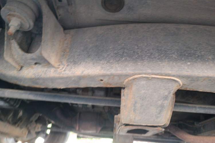 Used Huanghai Qisheng F1 2012 2.0L Two-Wheel Drive Business Edition Chassis Front Left