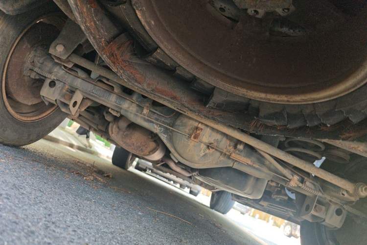 Used Huanghai Qisheng F1 2012 2.0L Two-Wheel Drive Business Edition Chassis Rear
