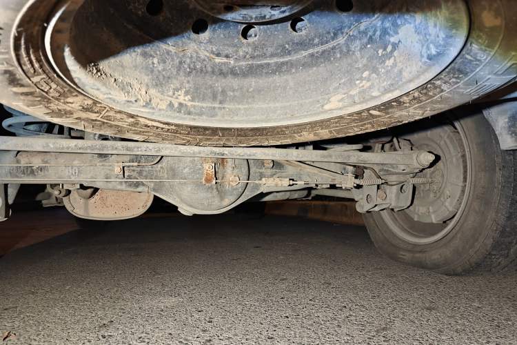Used Huanghai Qisheng F1 2012 2.0L Two-Wheel-Drive Sport Edition Chassis Rear