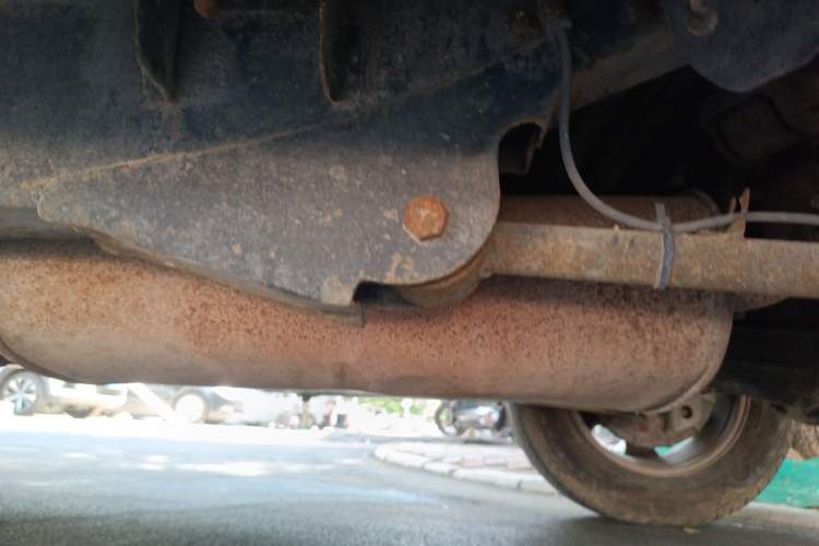 Used Huanghai Qisheng F1 2012 2.0L Two-Wheel Drive Business Edition Chassis Rear Left