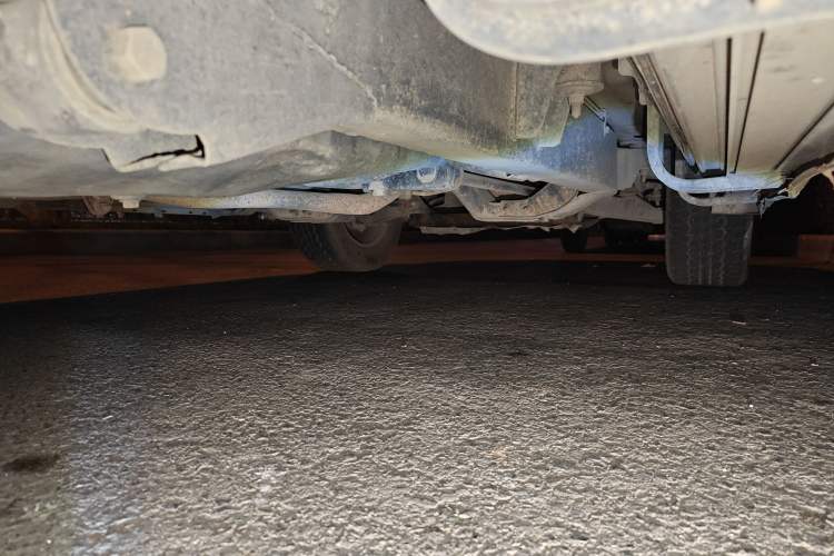 Used Huanghai Qisheng F1 2012 2.0L Two-Wheel-Drive Sport Edition Chassis Rear Right