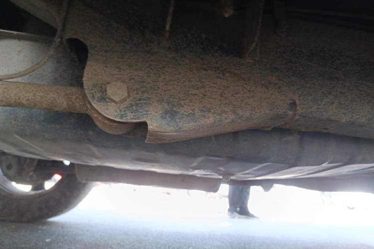 Used Huanghai Qisheng F1 2012 2.0L Two-Wheel Drive Business Edition Chassis Rear Right