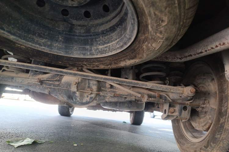 Used Huanghai Qisheng F1 2012 2.0L Two-Wheel Drive Business Edition Chassis Rear