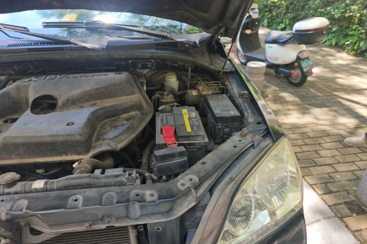 Used Huanghai Qisheng F1 2012 2.0L Two-Wheel Drive Business Edition Engine Bay Left