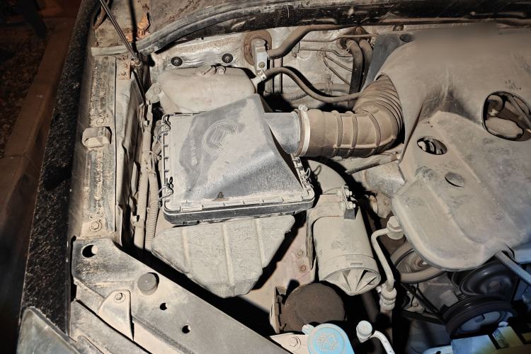 Used Huanghai Qisheng F1 2012 2.0L Two-Wheel-Drive Sport Edition Engine Bay Right