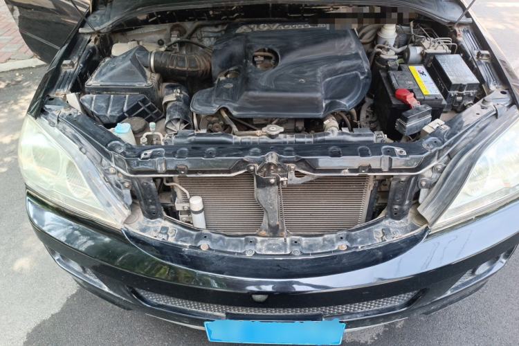 Used Huanghai Qisheng F1 2012 2.0L Two-Wheel Drive Business Edition Engine Bay