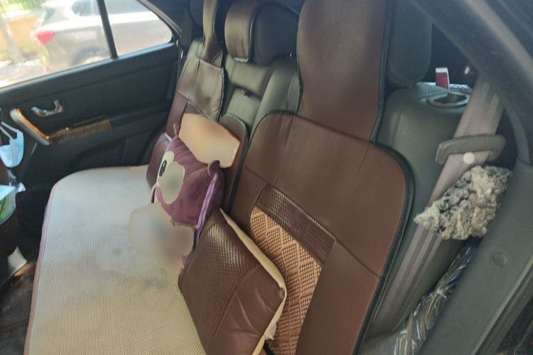 Used Huanghai Qisheng F1 2012 2.0L Two-Wheel Drive Business Edition Left Rear Seat