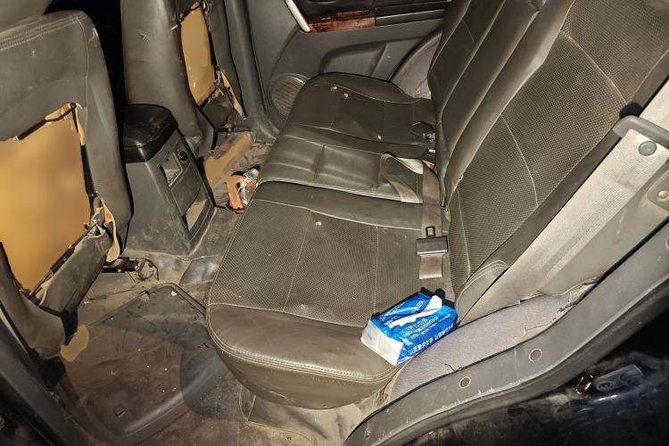 Used Huanghai Qisheng F1 2012 2.0L Two-Wheel-Drive Sport Edition Left Rear Seat