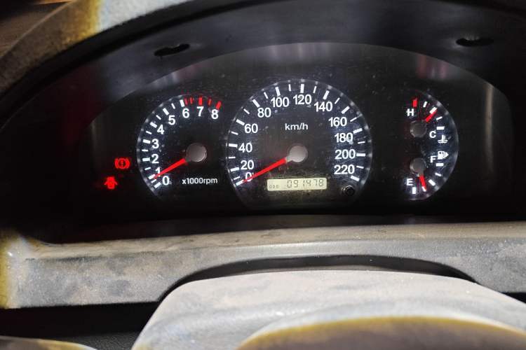 Used Huanghai Qisheng F1 2012 2.0L Two-Wheel-Drive Sport Edition Odometer Close Up