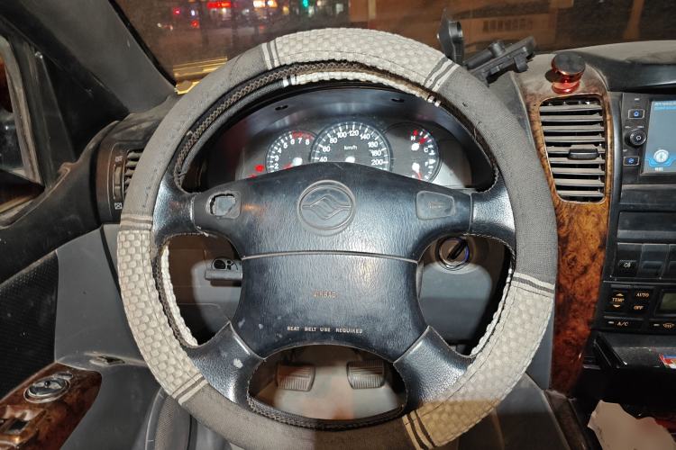 Used Huanghai Qisheng F1 2012 2.0L Two-Wheel-Drive Sport Edition Steering Wheel