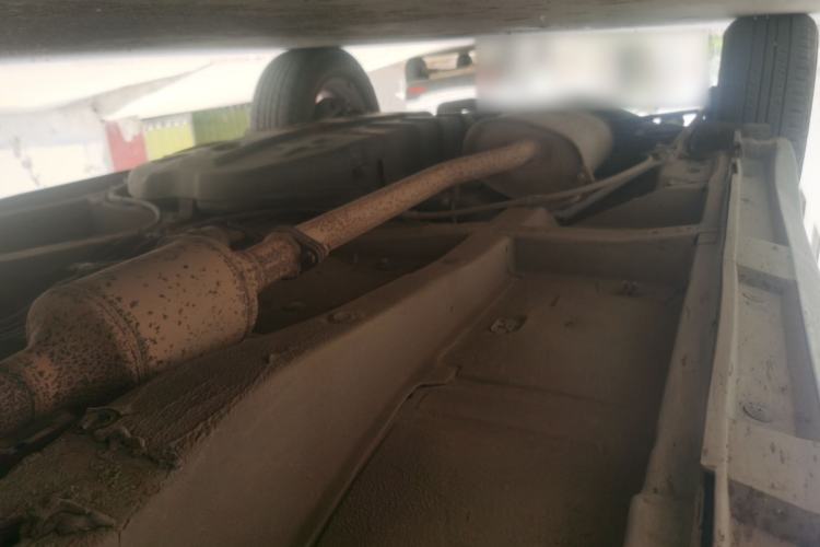 Used Huanghai Qisheng V3 2011 2.0L Ultra-Luxury Version Chassis Front Right