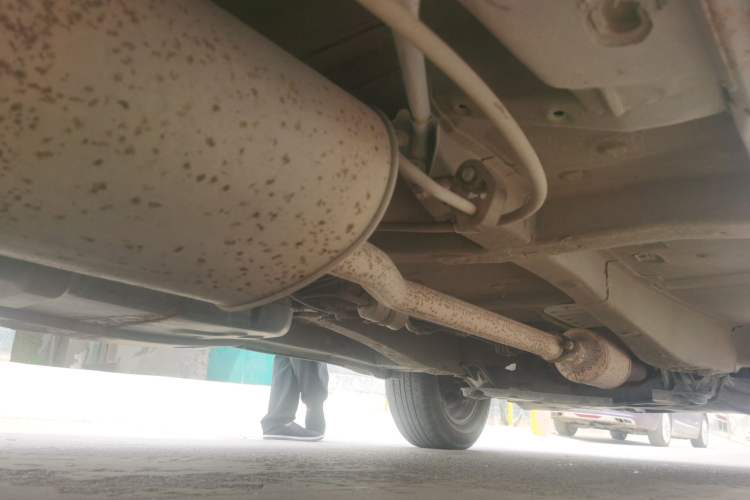 Used Huanghai Qisheng V3 2011 2.0L Ultra-Luxury Version Chassis Rear Right