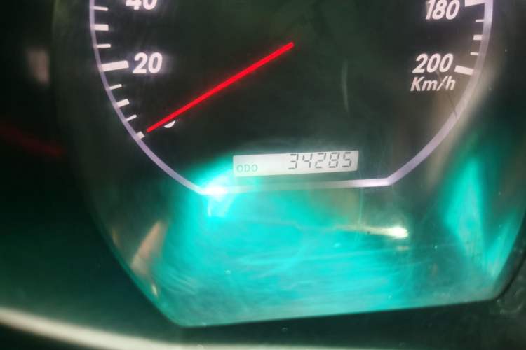 Used Huanghai Qisheng V3 2011 2.0L Ultra-Luxury Version Odometer Close Up
