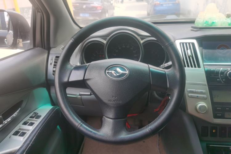 Used Huanghai Qisheng V3 2011 2.0L Ultra-Luxury Version Steering Wheel