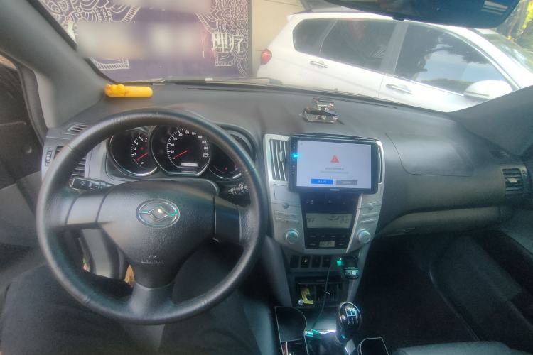Used Huanghai Qisheng V3 2011 2.0L Ultra-Luxury Version Center Console