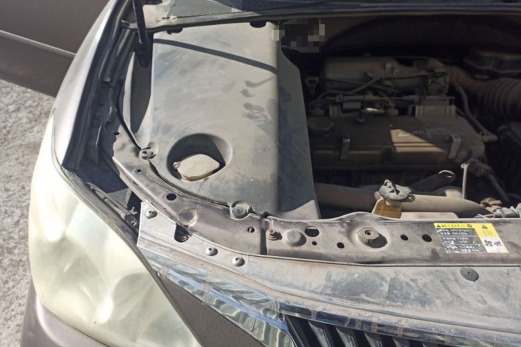 Used Huanghai Qisheng V3 2011 2.0L Ultra-Luxury Version Engine Bay Right