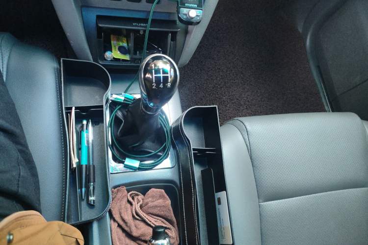 Used Huanghai Qisheng V3 2011 2.0L Ultra-Luxury Version Gear Lever