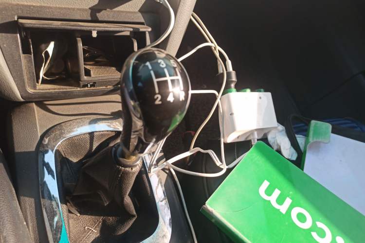 Used Huanghai Qisheng V3 2011 2.0L Ultra-Luxury Version Gear Lever