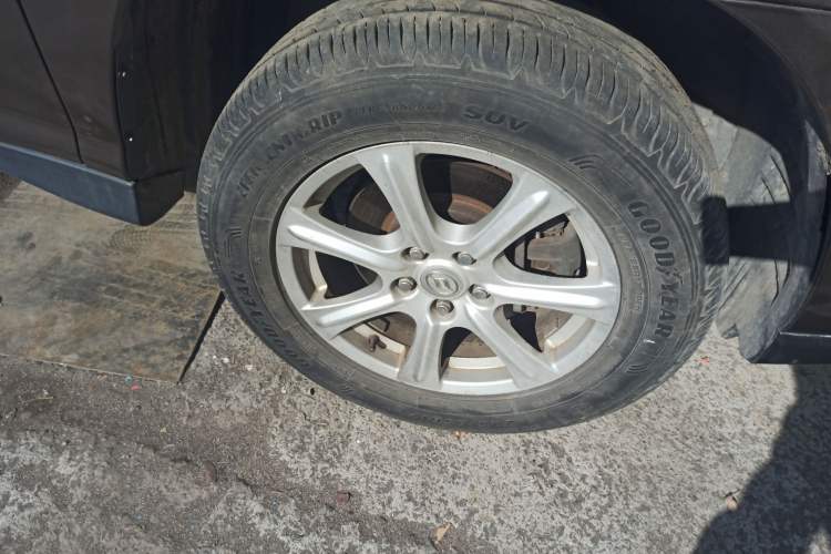 Used Huanghai Qisheng V3 2011 2.0L Ultra-Luxury Version Right Front Wheel Hub