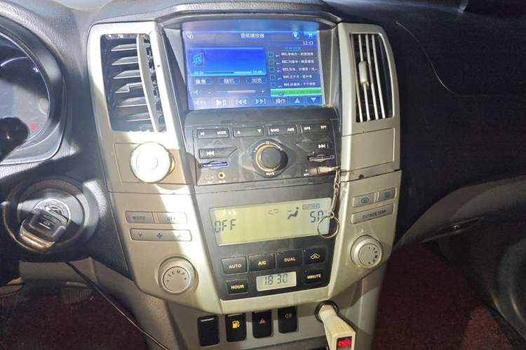 Used Huanghai Qisheng V3 2011 2.0L Ultra-Luxury Version Audio And AC Panel