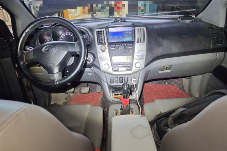 Used Huanghai Qisheng V3 2011 2.0L Ultra-Luxury Version Center Console