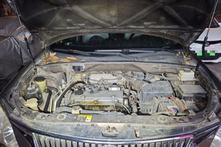 Used Huanghai Qisheng V3 2011 2.0L Ultra-Luxury Version Engine Bay