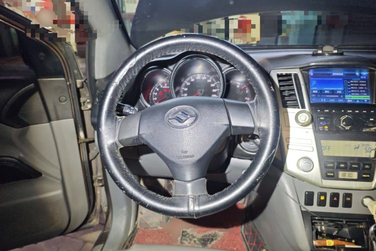 Used Huanghai Qisheng V3 2011 2.0L Ultra-Luxury Version Steering Wheel