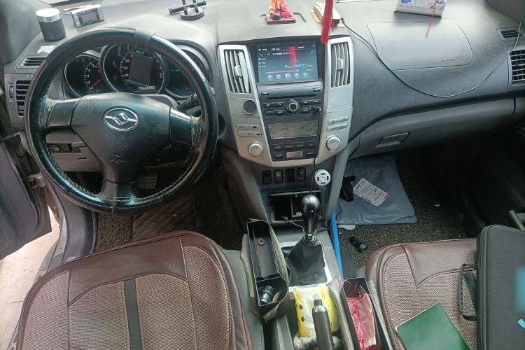 Used Huanghai Qisheng V3 2011 2.0L Ultra-Luxury Version Center Console