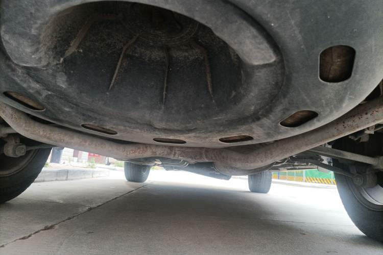 Used Huanghai Qisheng V3 2011 2.0L Ultra-Luxury Version Chassis Rear