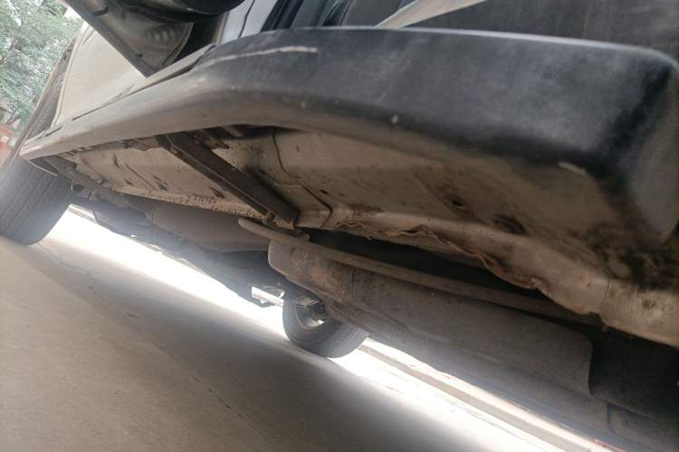 Used Huanghai Qisheng V3 2011 2.0L Ultra-Luxury Version Chassis Rear Left