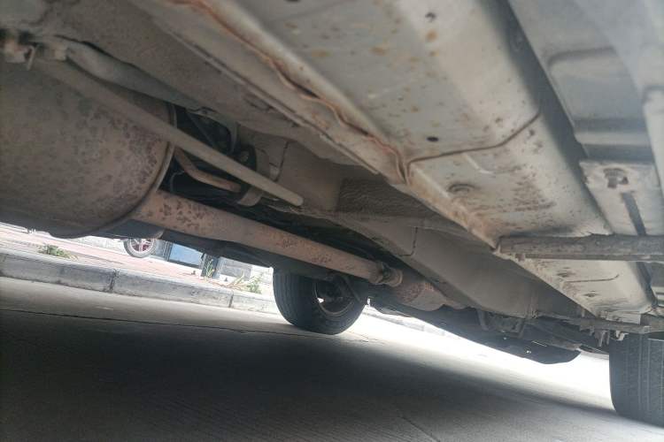 Used Huanghai Qisheng V3 2011 2.0L Ultra-Luxury Version Chassis Rear Right