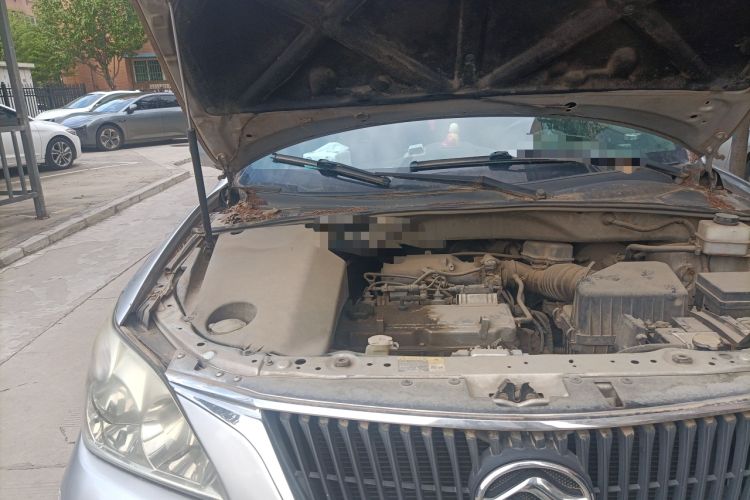 Used Huanghai Qisheng V3 2011 2.0L Ultra-Luxury Version Engine Bay Right