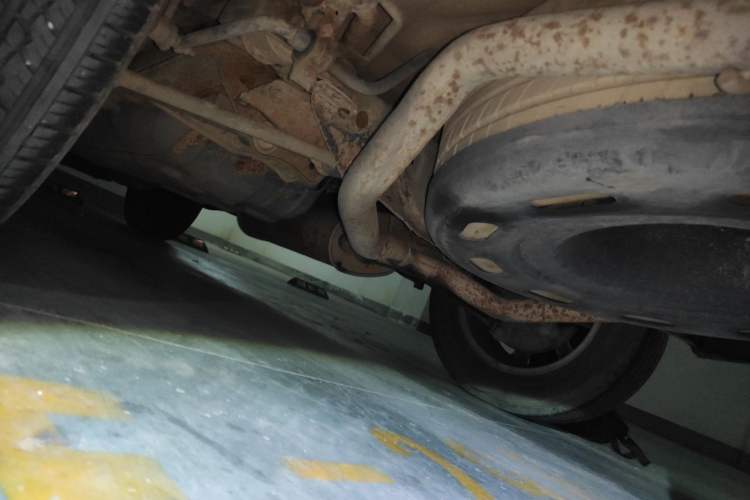 Used Huanghai Qisheng V3 2011 2.0L Ultra-Luxury Version Chassis Rear Left
