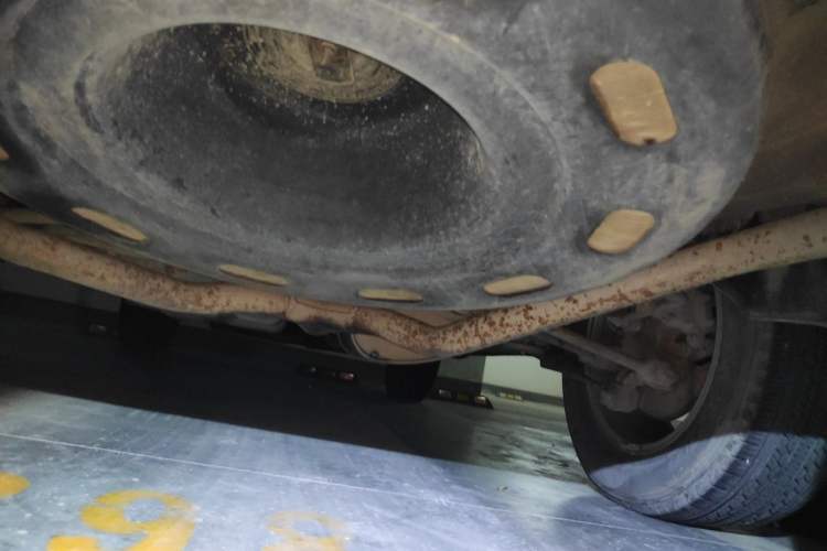Used Huanghai Qisheng V3 2011 2.0L Ultra-Luxury Version Chassis Rear