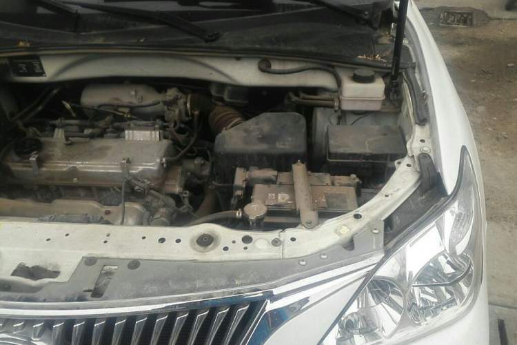 Used Huanghai Qisheng V3 2011 2.0L Ultra-Luxury Version Engine Bay Left