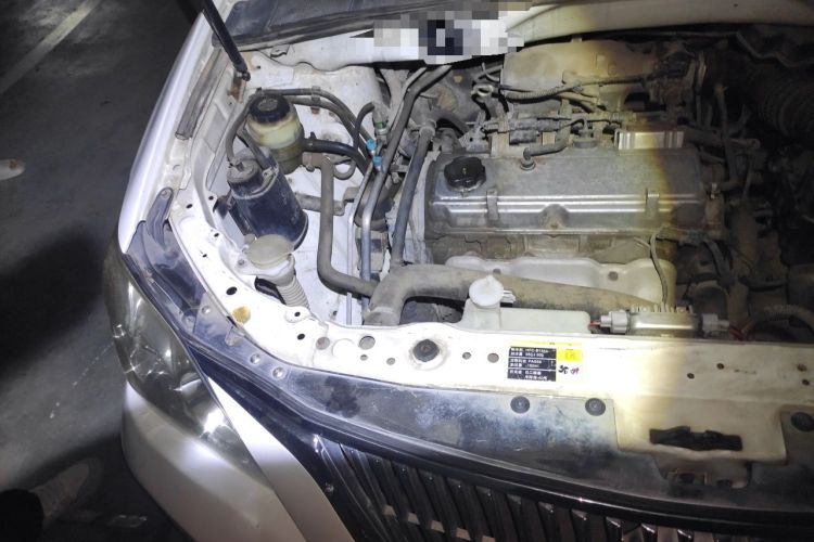 Used Huanghai Qisheng V3 2011 2.0L Ultra-Luxury Version Engine Bay Right