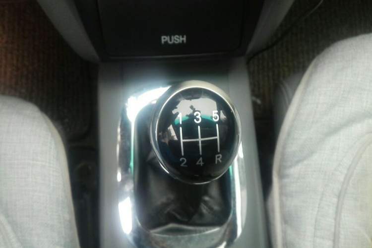 Used Huanghai Qisheng V3 2011 2.0L Ultra-Luxury Version Gear Lever