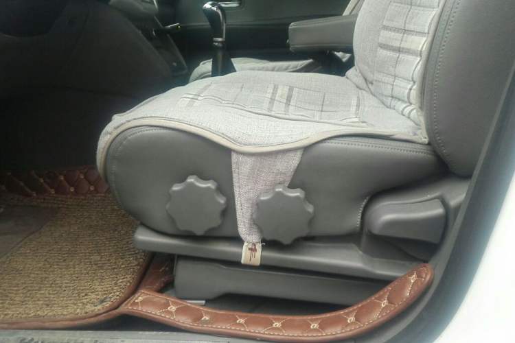 Used Huanghai Qisheng V3 2011 2.0L Ultra-Luxury Version Left Front Seat
