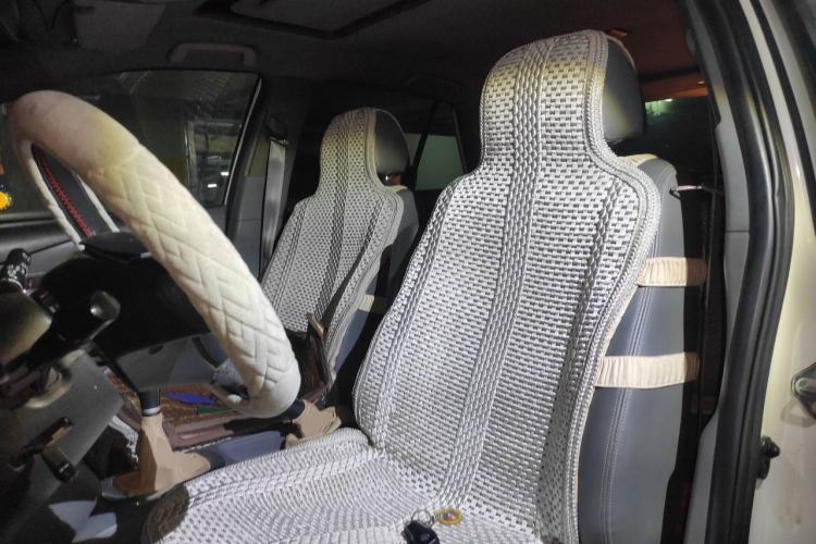 Used Huanghai Qisheng V3 2011 2.0L Ultra-Luxury Version Left Front Seat