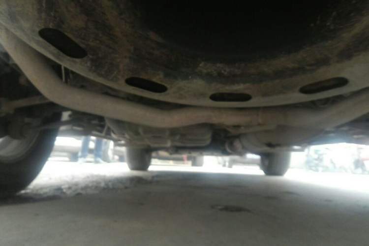 Used Huanghai Qisheng V3 2011 2.0L Ultra-Luxury Version Rear Bumper Underside