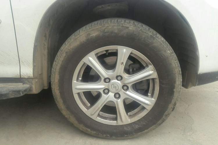 Used Huanghai Qisheng V3 2011 2.0L Ultra-Luxury Version Right Front Wheel Hub