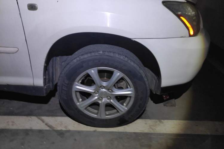 Used Huanghai Qisheng V3 2011 2.0L Ultra-Luxury Version Right Front Wheel Hub
