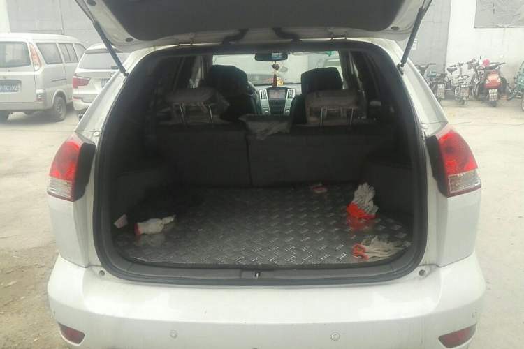 Used Huanghai Qisheng V3 2011 2.0L Ultra-Luxury Version Trunk