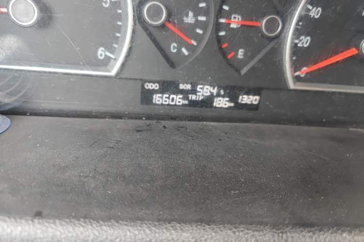 Used Huanghai Ruitu 2016 2.8T Express Edition Odometer Close Up