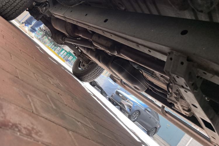 Used Huanghai Weilong 2019 2.4T Gasoline Manual 4x4 Ultimate Edition China VI 4K22D4T Chassis Front Right