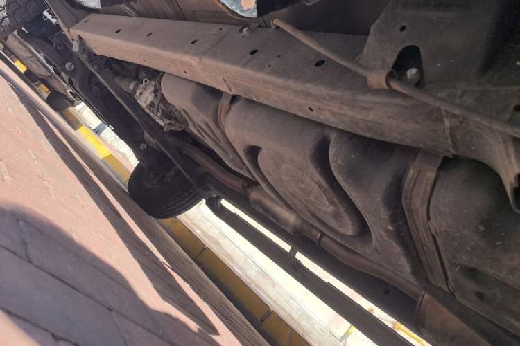 Used Huanghai Weilong 2019 2.4T Gasoline Manual 4x4 Ultimate Edition China VI 4K22D4T Chassis Rear Left