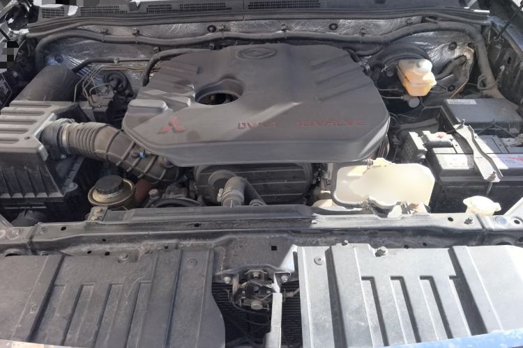 Used Huanghai Weilong 2019 2.4T Gasoline Manual 4x4 Ultimate Edition China VI 4K22D4T Engine Bay