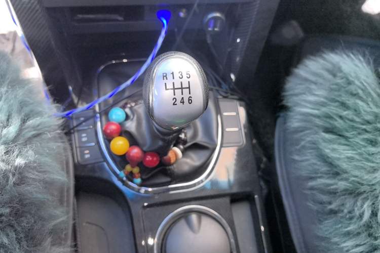 Used Huanghai Weilong 2019 2.4T Gasoline Manual 4x4 Ultimate Edition China VI 4K22D4T Gear Lever