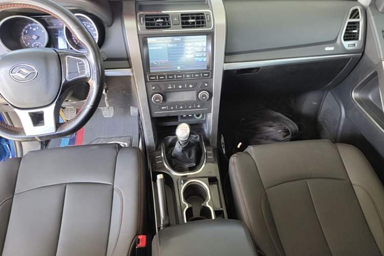 Used Huanghai Weilong 2019 2.4T Gasoline Manual Two-Wheel Drive Sport Edition 4K22D4T Audio And AC Panel